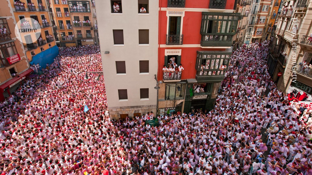 Crowds suck people into a vortex — surprising physicists post thumbnail image